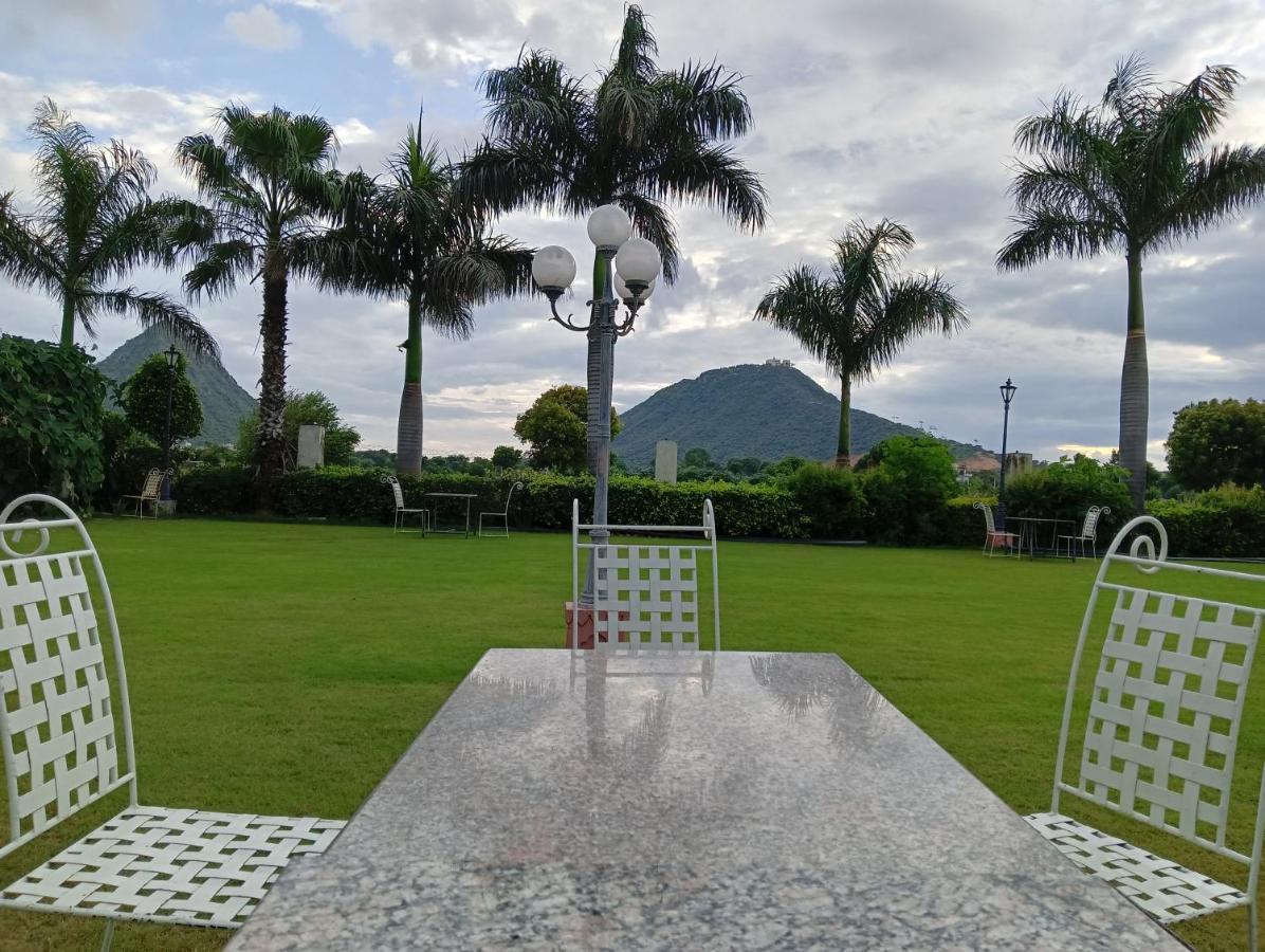 Resorts Country Side - Refined By Nature 布什格尔 外观 照片